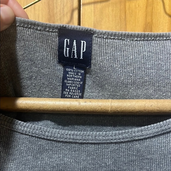 GAP Women's Heather Gray Long Sleeve Top - Picture 2 of 4